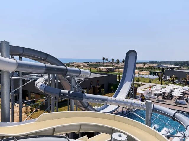 Jacaranda Luxury Resort